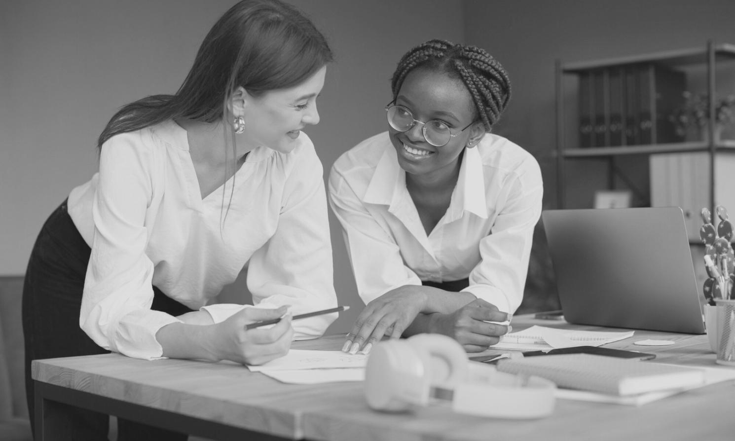 Gráficos y análisis financieros detallados